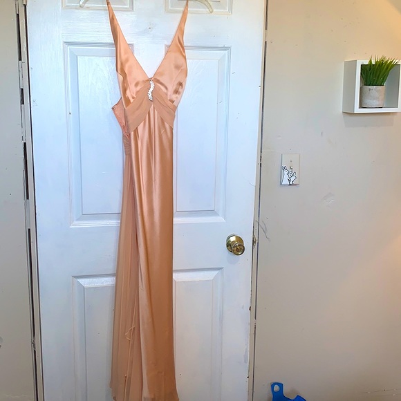 I’ve only ever worn this once, a pink creamy silky dress - Picture 1 of 6